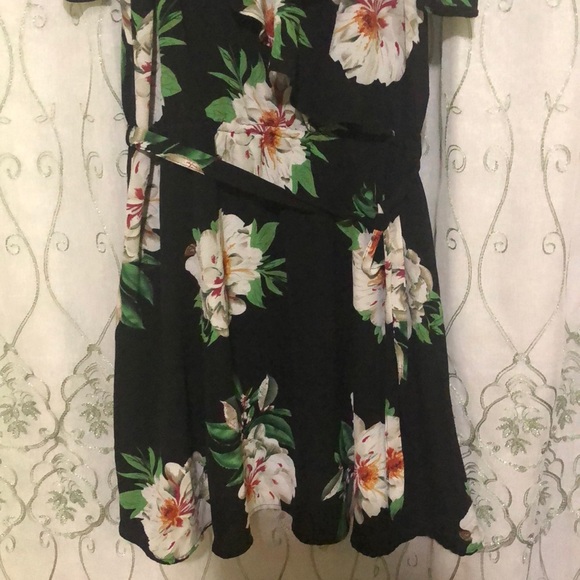 Dress - Picture 3 of 5